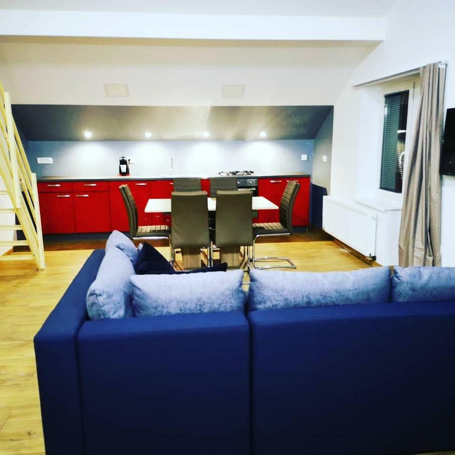 Apartments Ema ポドチェトルテク エクステリア 写真